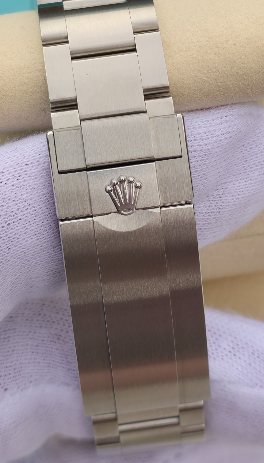 Rolex Sea-Dweller — Ref. 126600 | Lightly Worn | Complete Full Set | 2023 - Mint