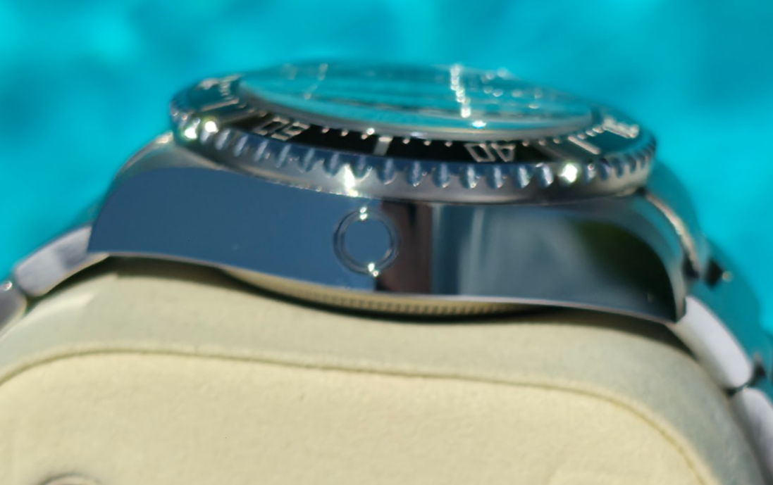 Rolex Sea-Dweller — Ref. 126600 | Lightly Worn | Complete Full Set | 2023 - Mint