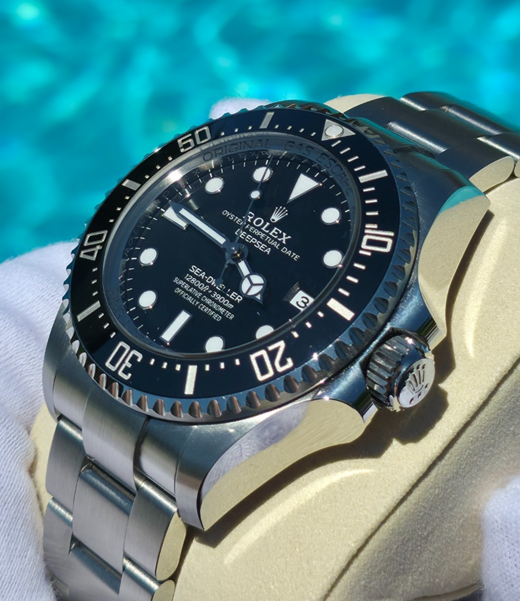 Rolex Sea-Dweller — Ref. 126600 | Lightly Worn | Complete Full Set | 2023 - Mint