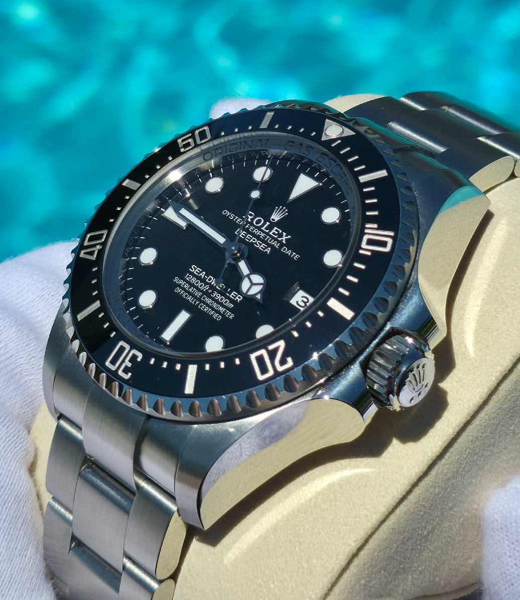 Rolex Sea-Dweller — Ref. 126600 | Lightly Worn | Complete Full Set | 2023 - Mint