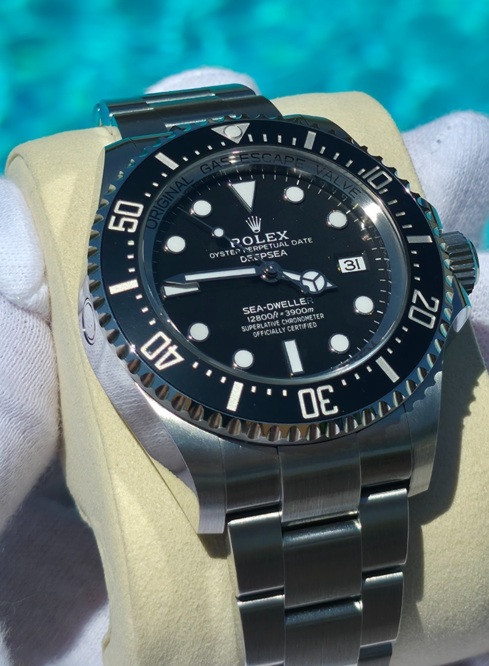 Rolex Sea-Dweller — Ref. 126600 | Lightly Worn | Complete Full Set | 2023 - Mint