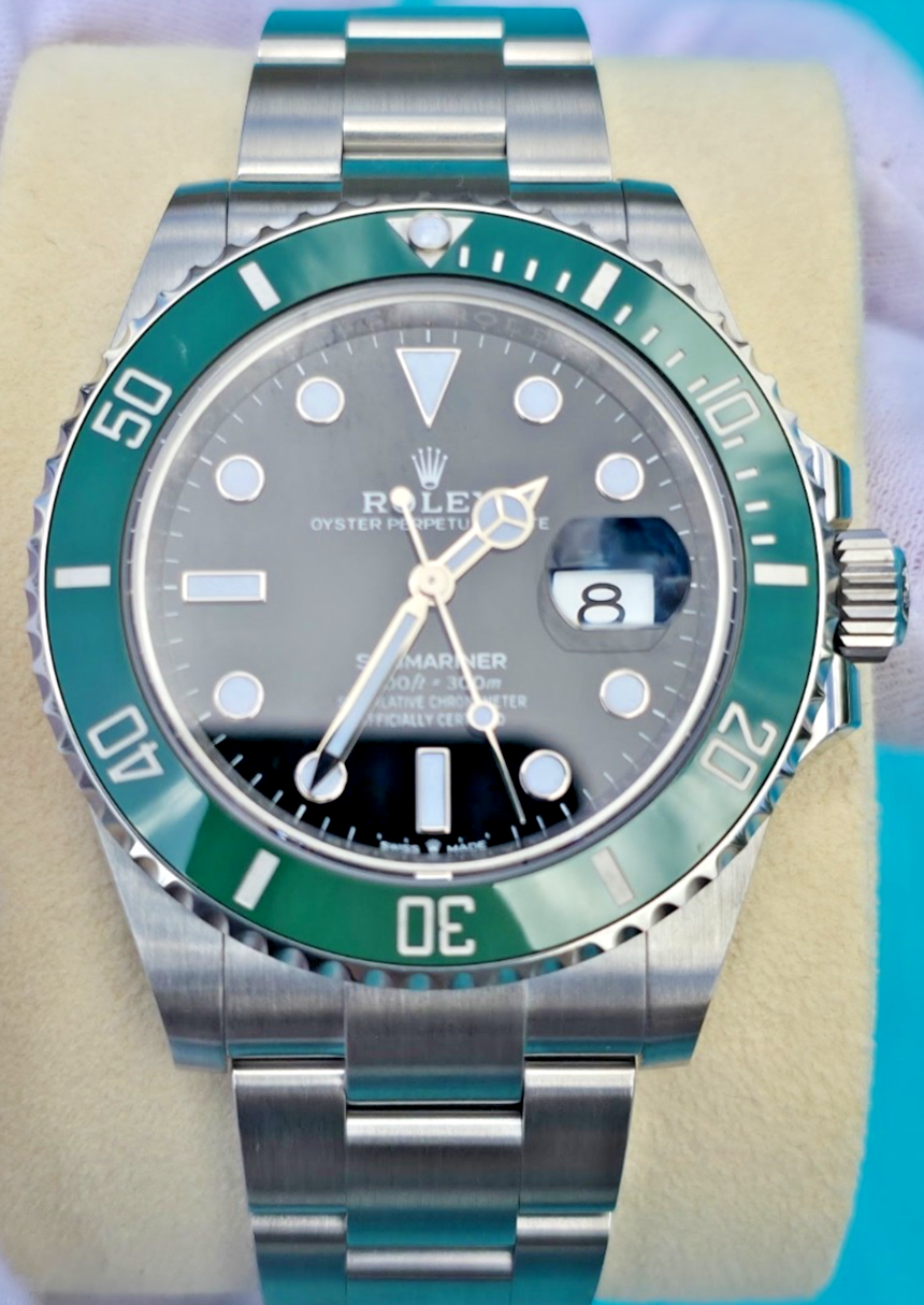 2022 "Starbucks" Rolex Submariner 126610LV Oyster Bracelet with Green Bezel
